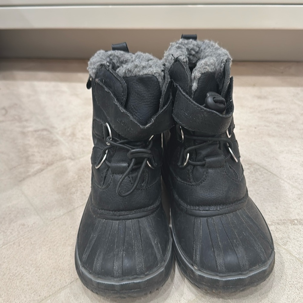 London Fog Kids Rain/Snow boots Size: 9